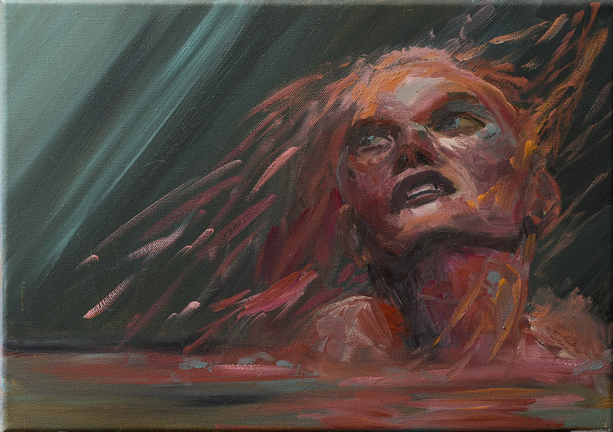 Ölgemälde von Wolfram Hölzel: Ein Gesicht blickt mit geöffnetem Mund und halb geschlossenen Augen nach oben. Haare und Konturen lösen sich in wilden flammenden Pinselstrichen auf. Intensive Rottöne und Orange vor Dunkelgrün. Expressiver, pastöser Malstil.