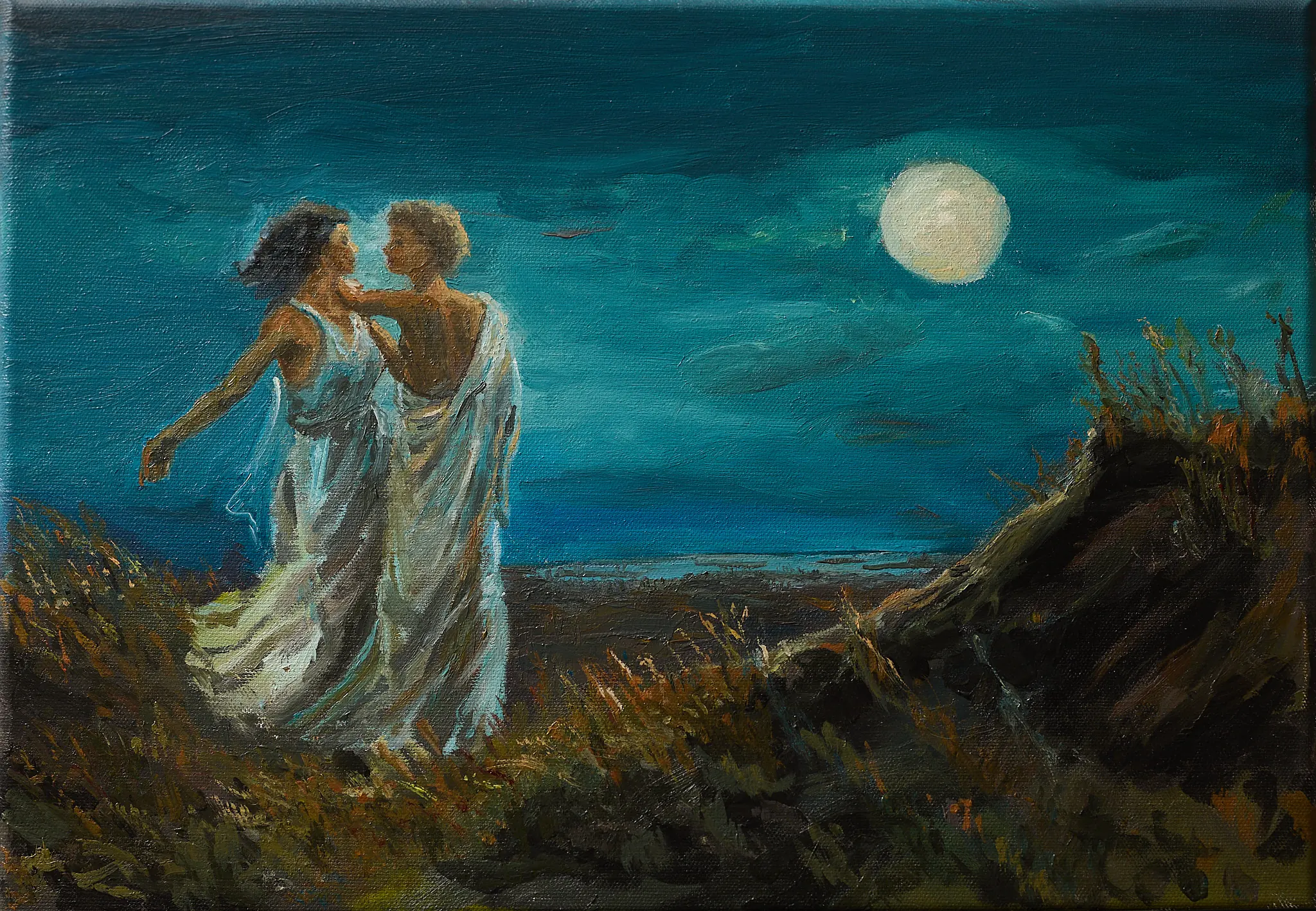 Zwei junge Frauen in weißen Gewändern stehen nebeneinander in einer nächtlichen Landschaft und blicken gemeinsam auf einen großen leuchtenden Vollmond über dem Meer. Eine legt die Hand auf die Schulter der anderen. Tiefblau und türkis mit warmen Erdtönen. Ein letzter Moment tiefer Freundschaft vor dem Schicksal. Gemälde von Wolfram Hölzel, Öl auf Leinwand.