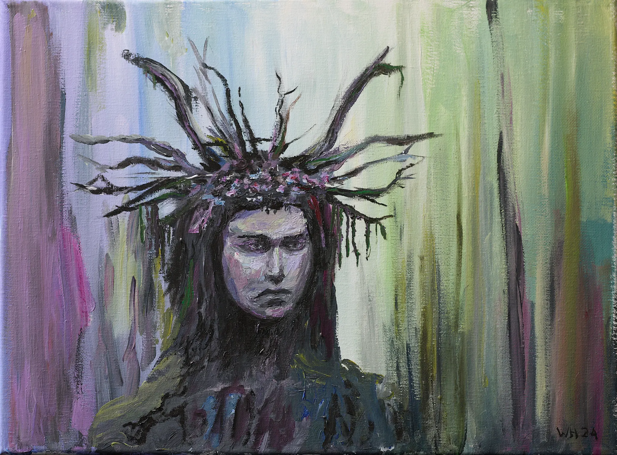 Eine Frau mit langen dunklen Haaren blickt finster und direkt. Aus ihrem Kopf wachsen wild verzweigte dunkle Äste in alle Richtungen mit kleinen rosa Blüten. Expressionistischer Hintergrund in kühlen Grün- Blau- und Lilatönen. Wild unheimlich urwüchsig. Gemälde von Wolfram Hölzel, Öl auf Leinwand, 2024.